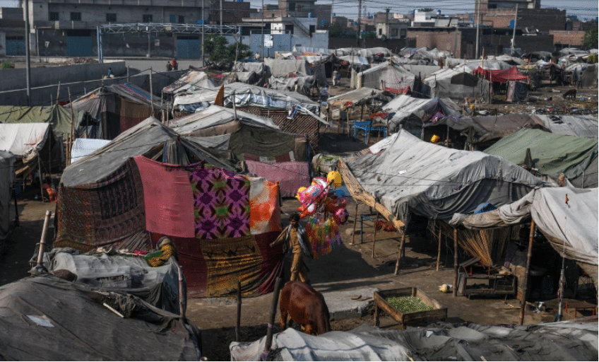 48pc: Pakistan's silent poverty crisis